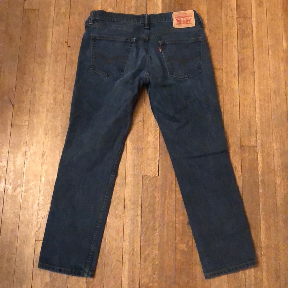 Men’s 33x30 Levi Jeans - Picture 3 of 3